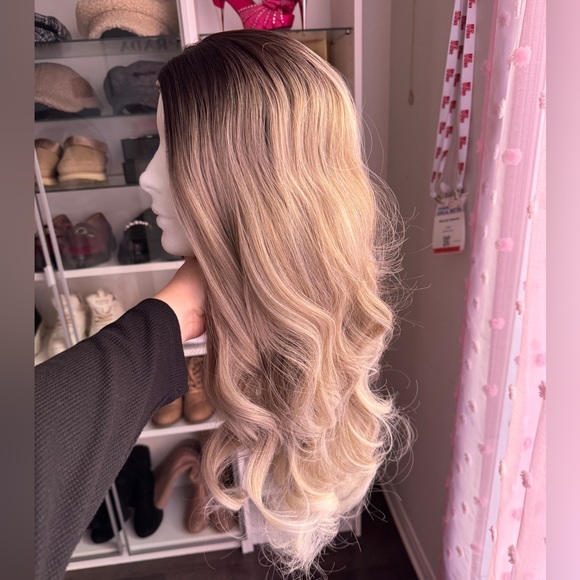 SALE!!$ Balayage synthetic wig - Picture 1 of 6